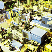 facility_2_02 横型射出成型機